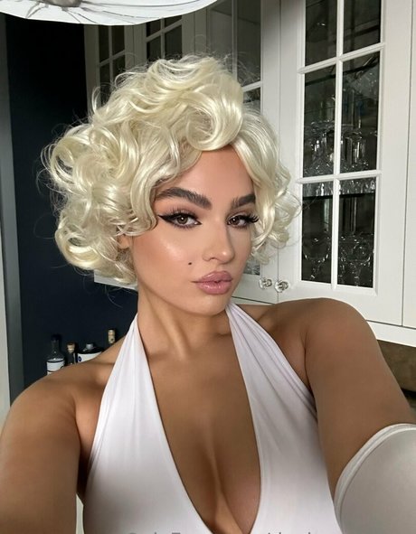 devinnextdoor xxx pornstar galleries