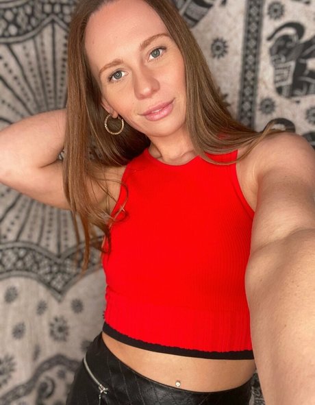 Laila Jones hot pornstar img