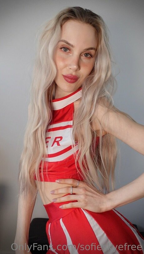 sofieskyefree model erotic images