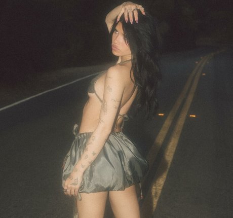 Nessa Barrett model nice pics