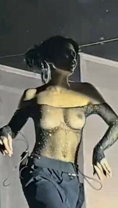 Nessa Barrett model nice pics