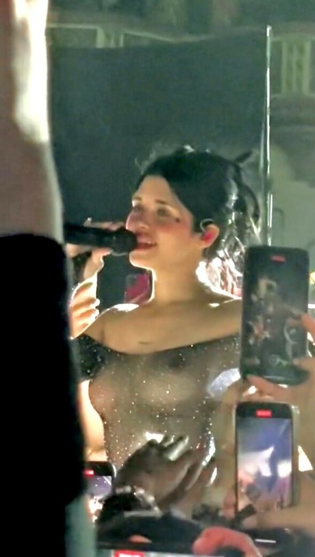 Nessa Barrett nice star picture