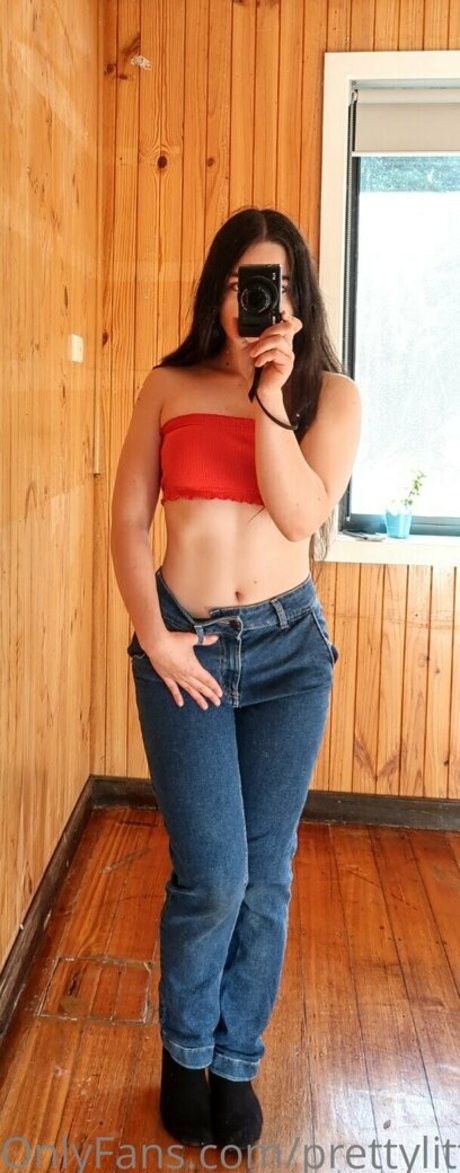 prettylittlelily48 star hot image