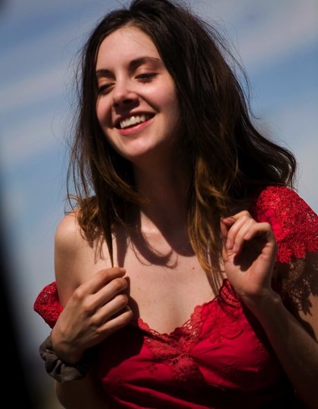 Alison Brie model pornographic pic