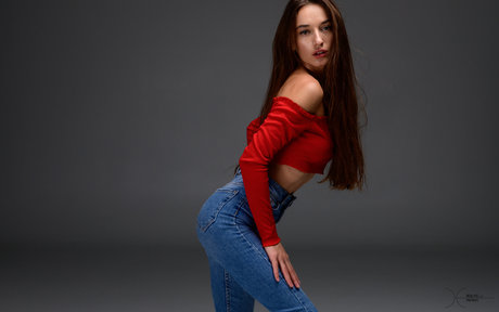 gloriasol hot model image