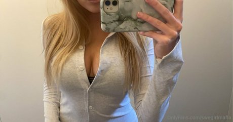 swimming pool onlyfans nudes photos