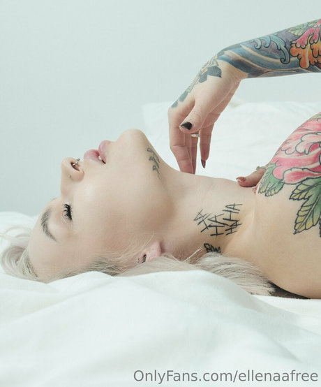 ellenaafree naked pornstar photo