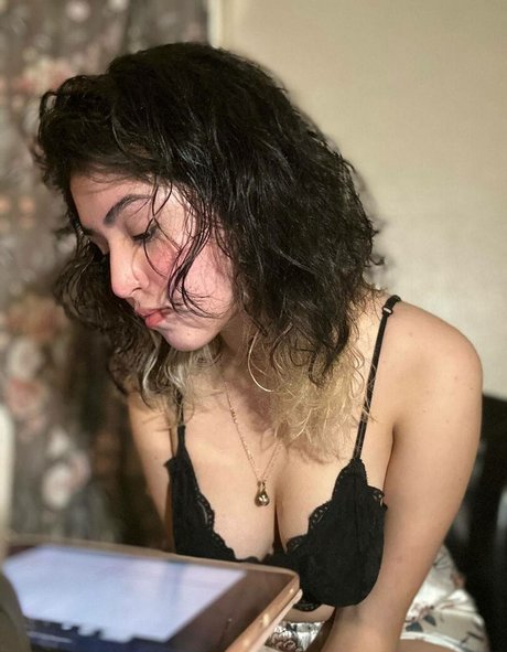 kristalqr model naked galleries