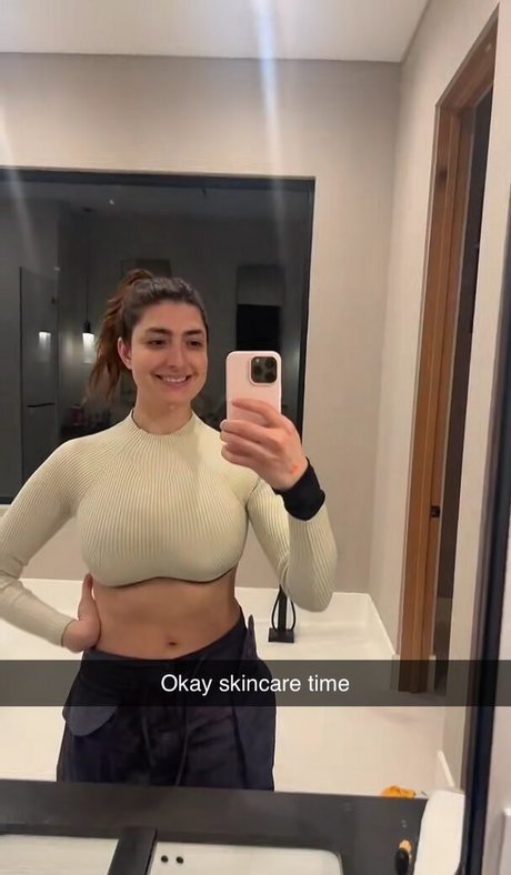 Rachel Levin model adult photo