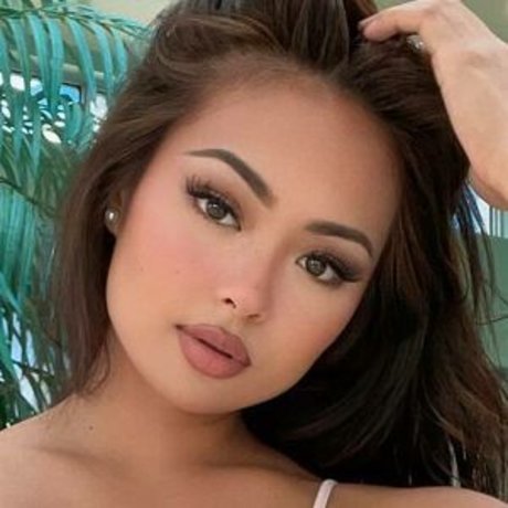 Katelyn Jenna adult model pic