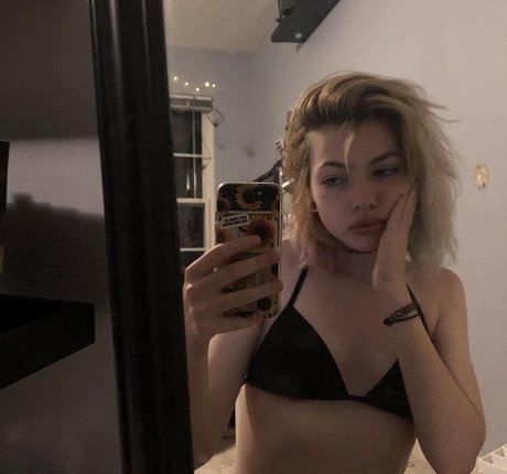 Snottea model pornographic picture