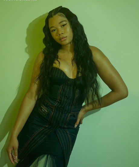 Storm Reid porn model pic