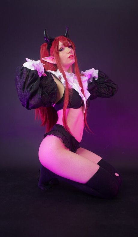 KamiCakes1 star naked img