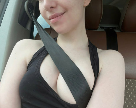 viiviperkelexoxo porn model photo