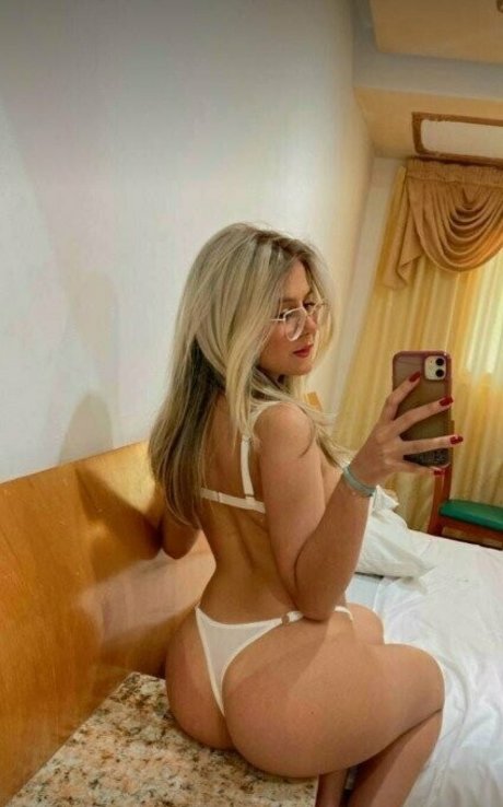 aryannys exclusive model pictures