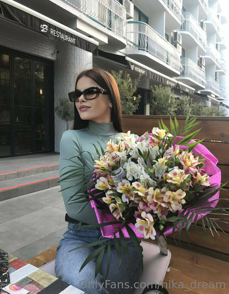 nika dream art model photo