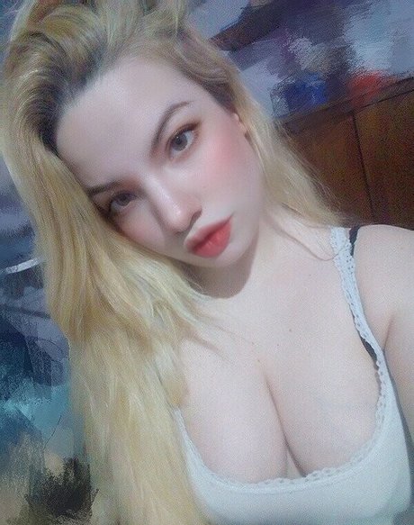 Lucy Barnes model adult pictures