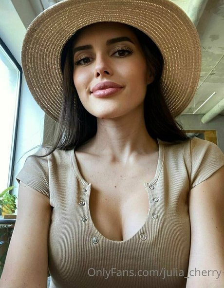 juli love69 hd model img