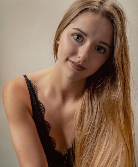 melaniehfl high quality pornstar pictures