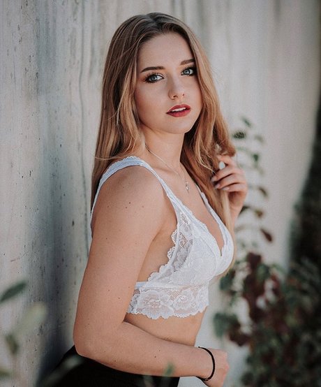 melaniehfl star adult img