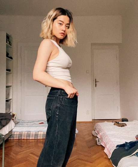 Anne Whisper nudes model photos