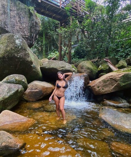 Beatriz Neuman model sexy img