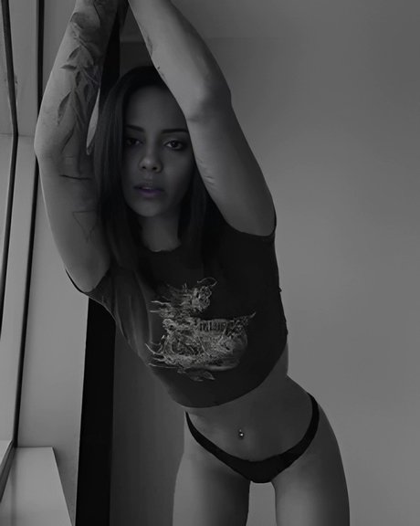 Pelinay Igit sex pornstar img