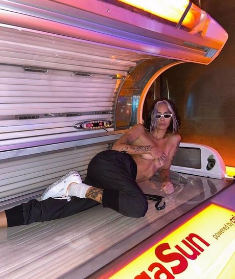 Pelinay Igit model sexy pics