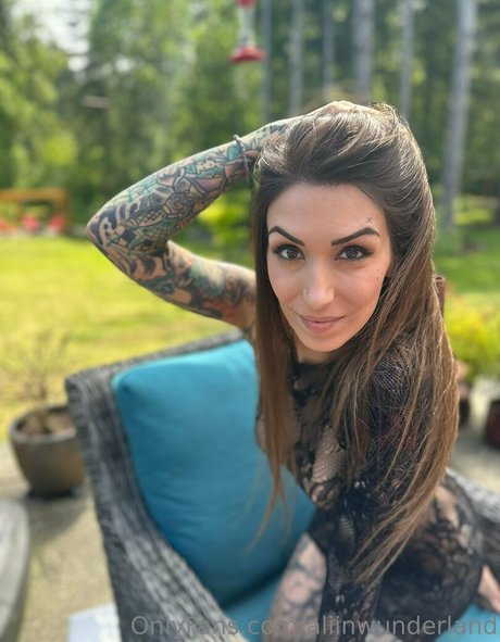 aliinwunderland art model images