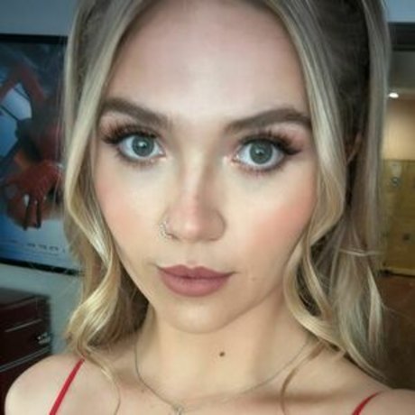 Angie Faith porn model galleries