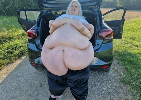 doughbellygirl star erotic photo