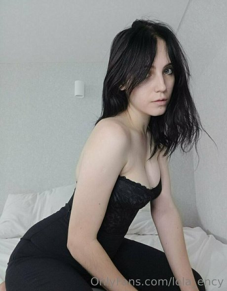 lola ency model pretty pic