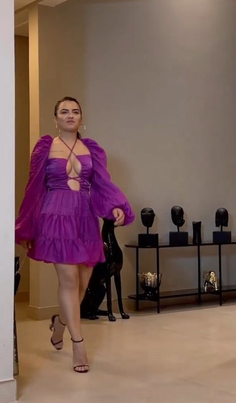 Sunaika Bruna model top images