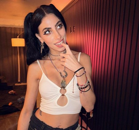 Simplysoma star nude pics