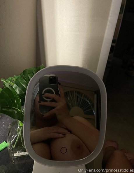 tiddiesbabe model adult img