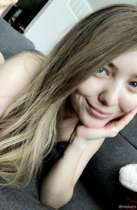 cuddlekink free actress pics