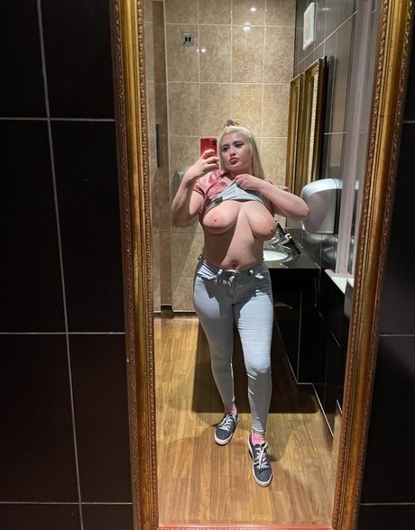 shiofficialxox model best pic