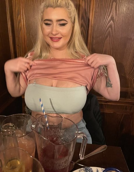 shiofficialxox naked pornstar pics