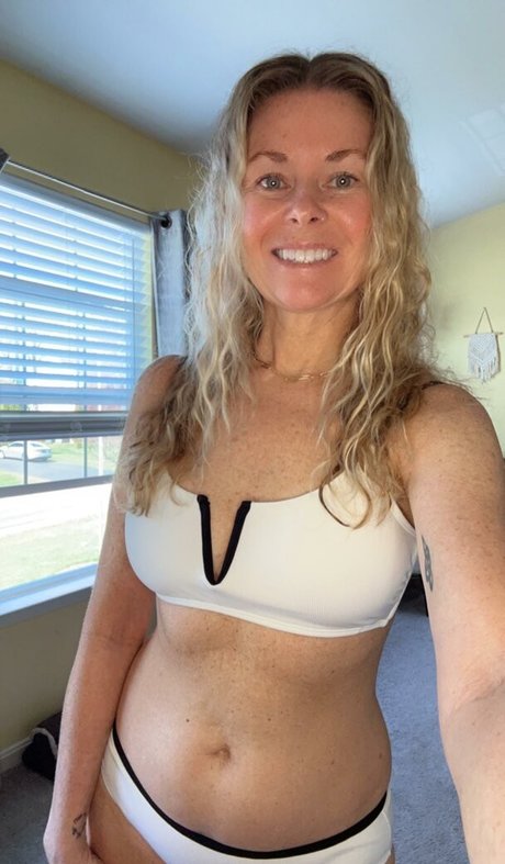 Mackenzie J nude pornstar pics