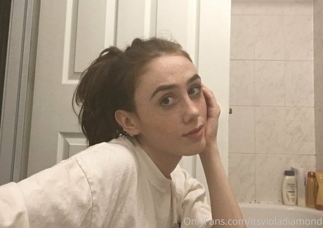 divinesolesandtoes pretty pornstar img