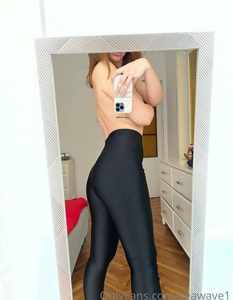 seawave1 model naked photo