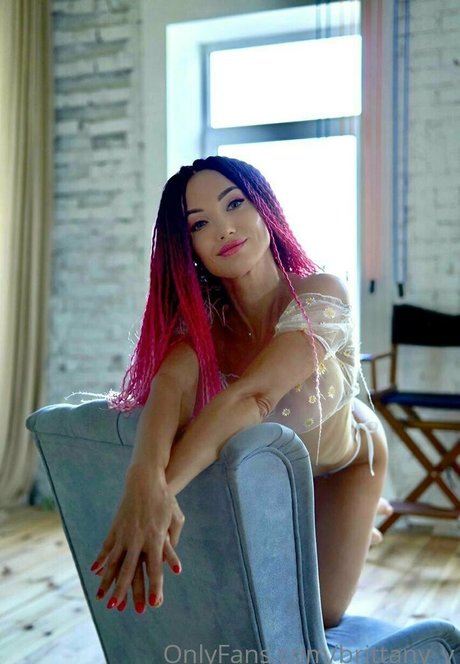 brittany y beautiful star pics