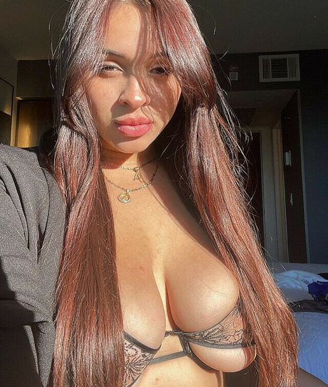 gladiz latina model nude img