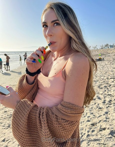 mikeaveryxxx nudes model photo