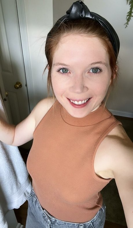 Peachy Noel perfect actress pic