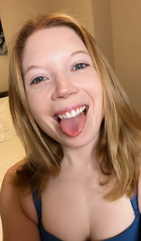 Peachy Noel star naked photos