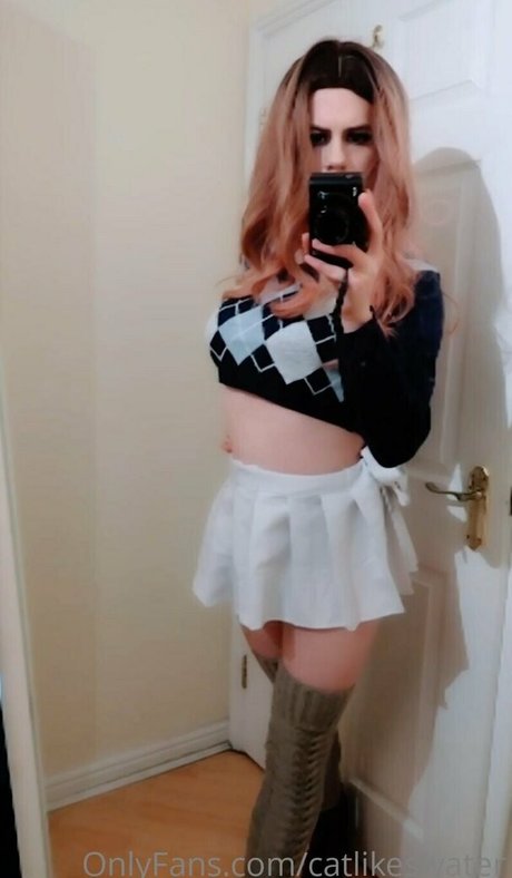 Cat Likes Water hd model galleries