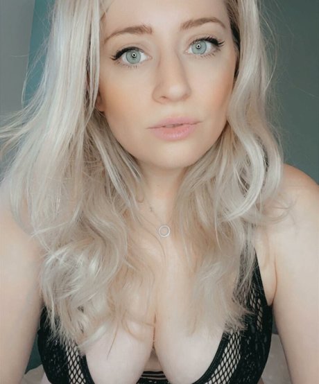 lottielushloves pretty star pic