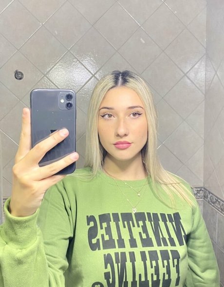 Yami Sanchez exclusive actress pic