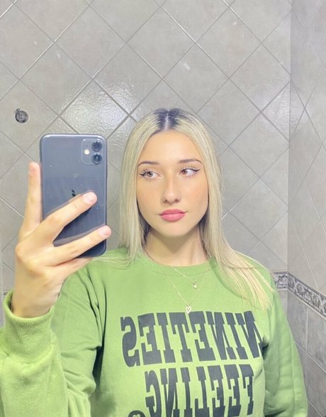 Yami Sanchez pretty pornstar pictures